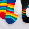 Bunte gestreifte Regenbogen-Baumwollsocken für Damen